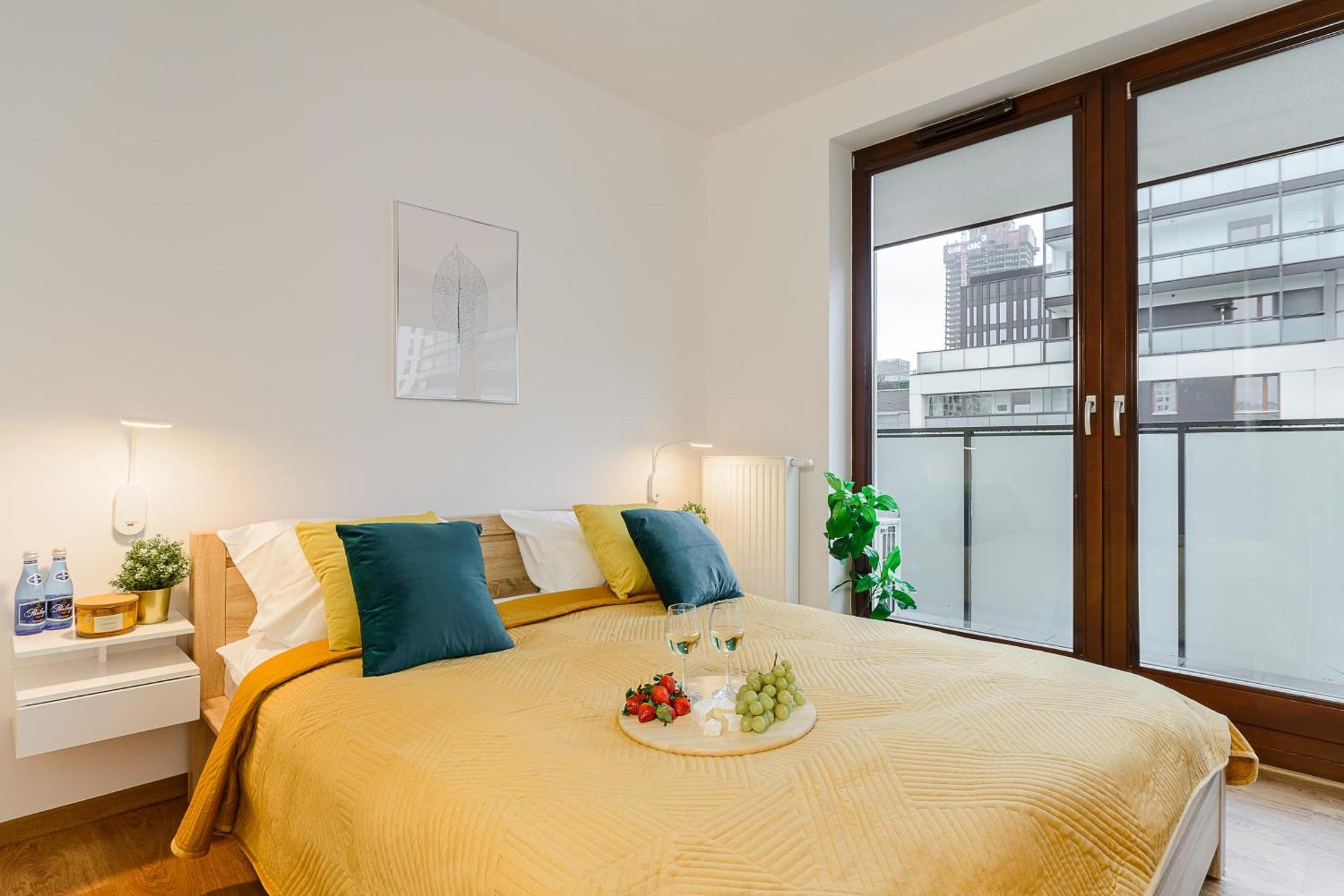 Luxury Apartments Mennica Residence With Parking Warsaw Exterior photo