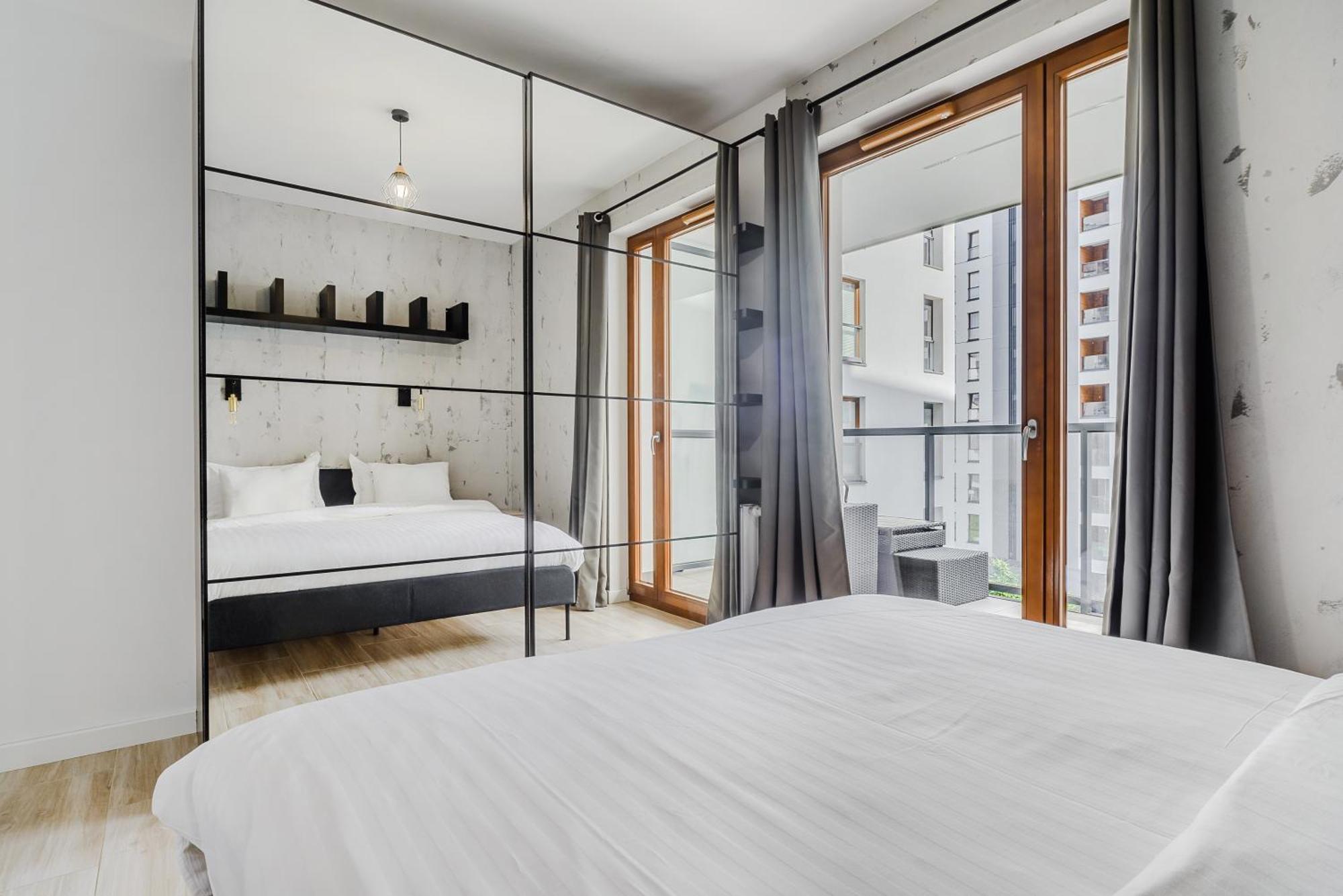 Luxury Apartments Mennica Residence With Parking Warsaw Exterior photo
