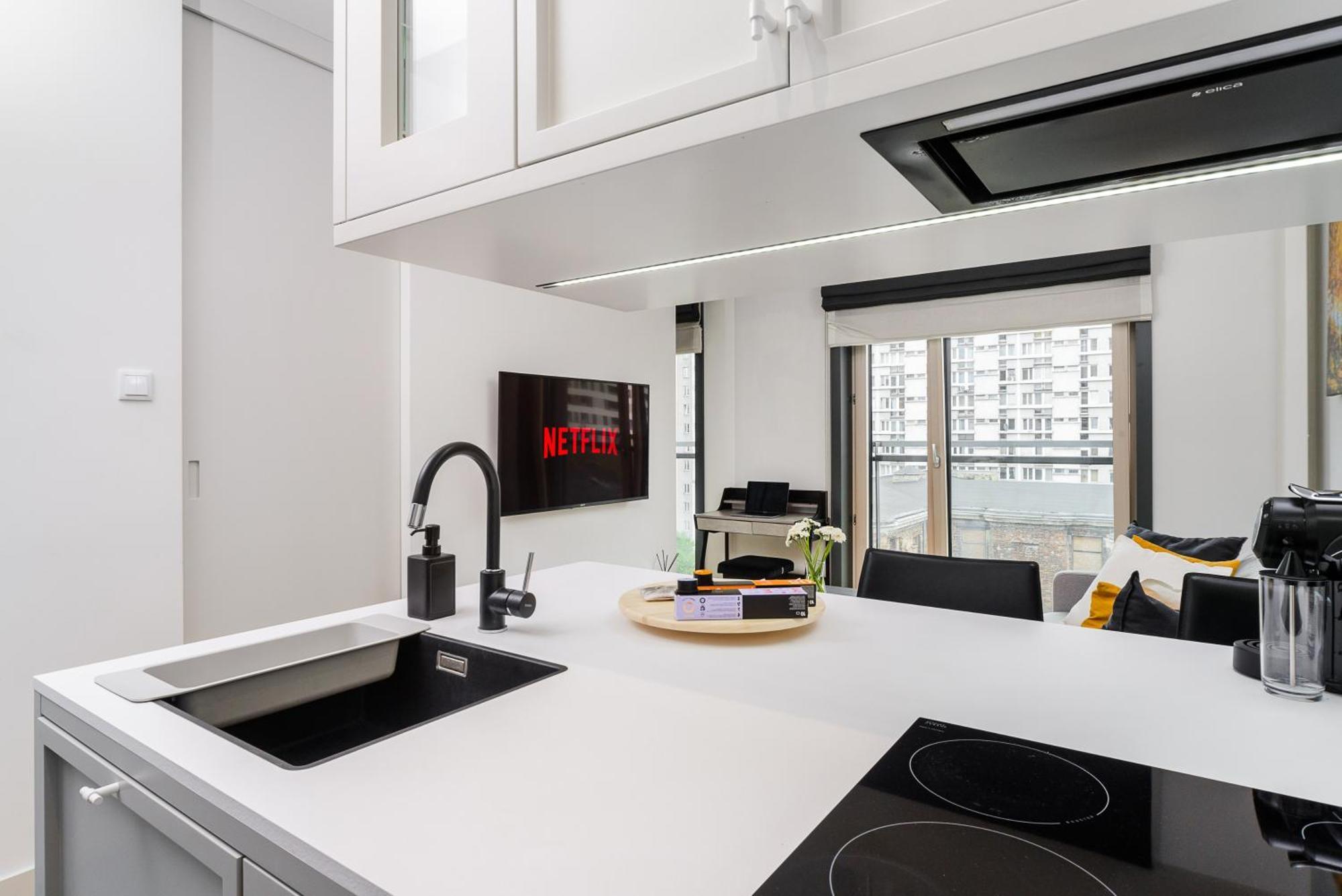 Luxury Apartments Mennica Residence With Parking Warsaw Exterior photo